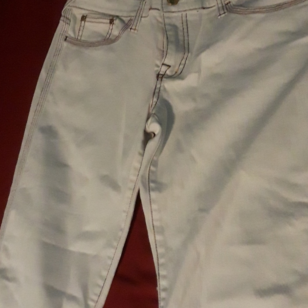 White jean capris